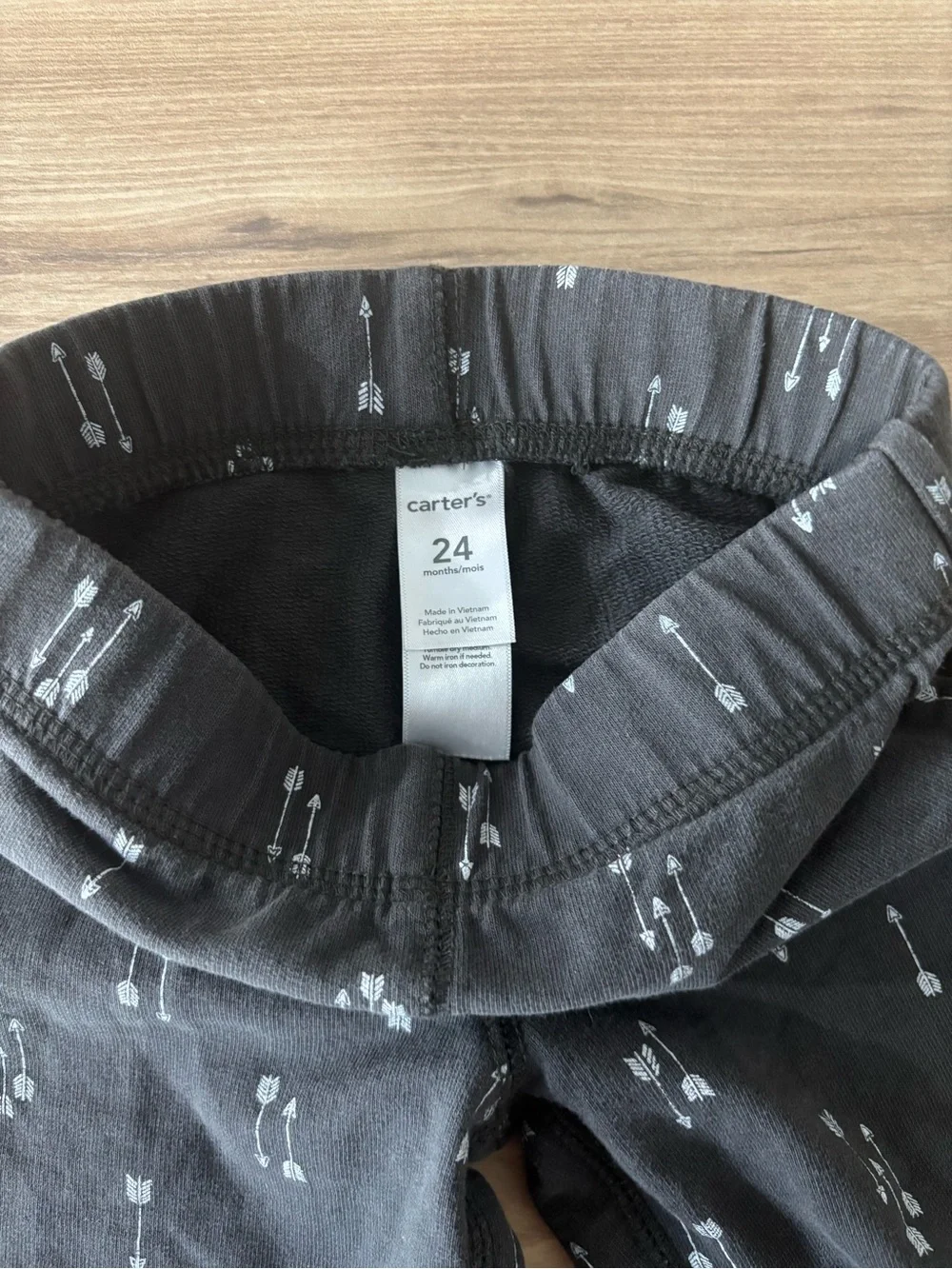 Carter’s 24M dark gray arrow print jogger pants